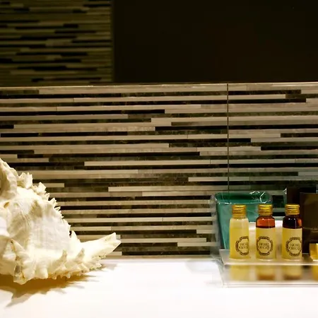 Aqua Ria Boutique Hotel 3*